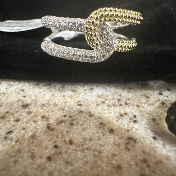 Lagos 925 Silver 18K Gold Diamond Caviar Lux Clip ring $1600 Size 7